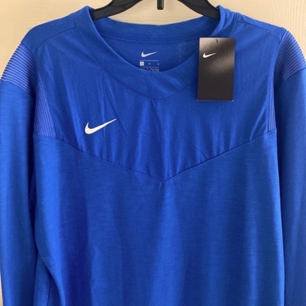 Nike blue long sleeve Sri-fit shirt